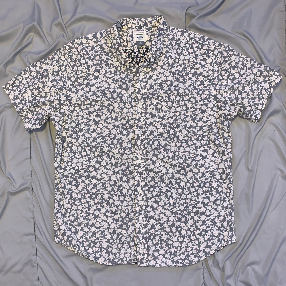 Men’s Old Navy Button-Down Shirt